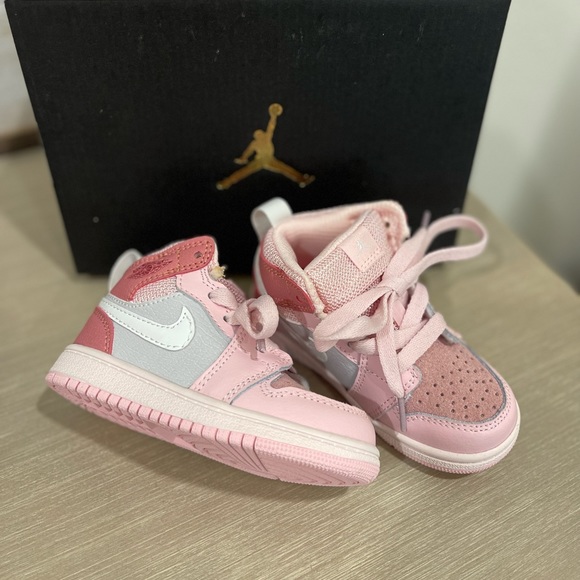 Toddler girl Jordan’s - Picture 1 of 1